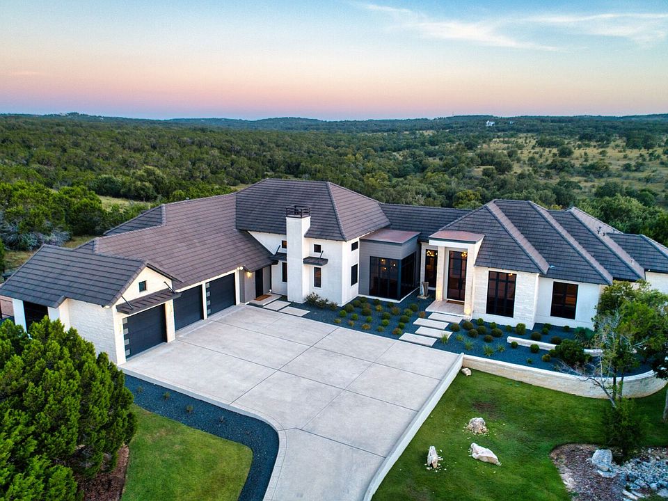 1st image of 121 Greystone Pt
