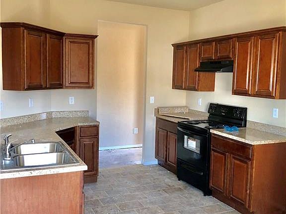 3rd image of 203 E Kara Ln