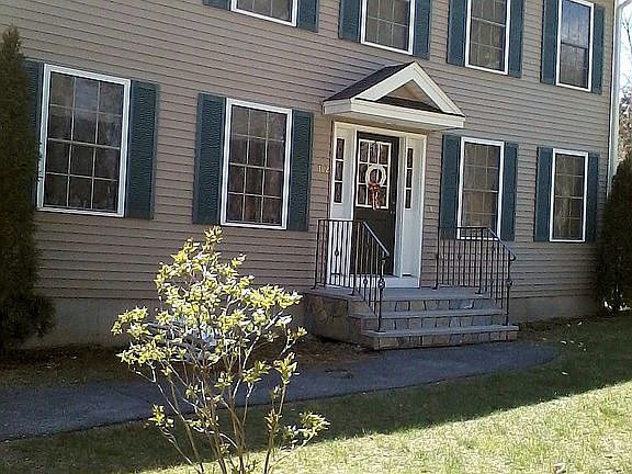 Front Yard w/Lilac Bush