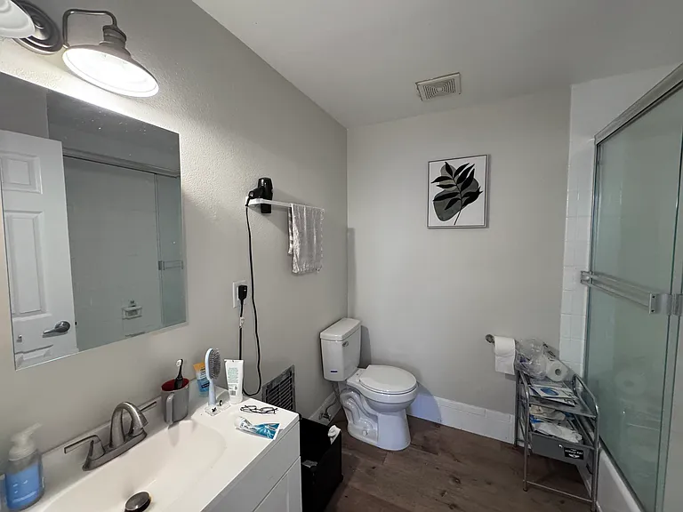 703 W 30th St #1/2 — Photo 8