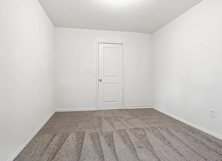 307 Cutty Ct — Photo 23
