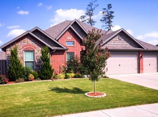 6205 S 58th St, Rogers, AR 72758
