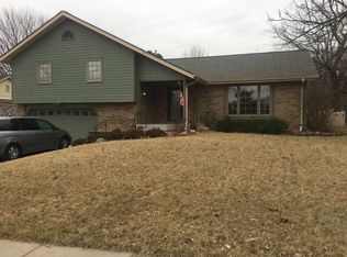 1620 Devoe Dr, Lincoln, NE 68506