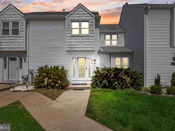 102 Suburban Blvd, Riverside, NJ 08075