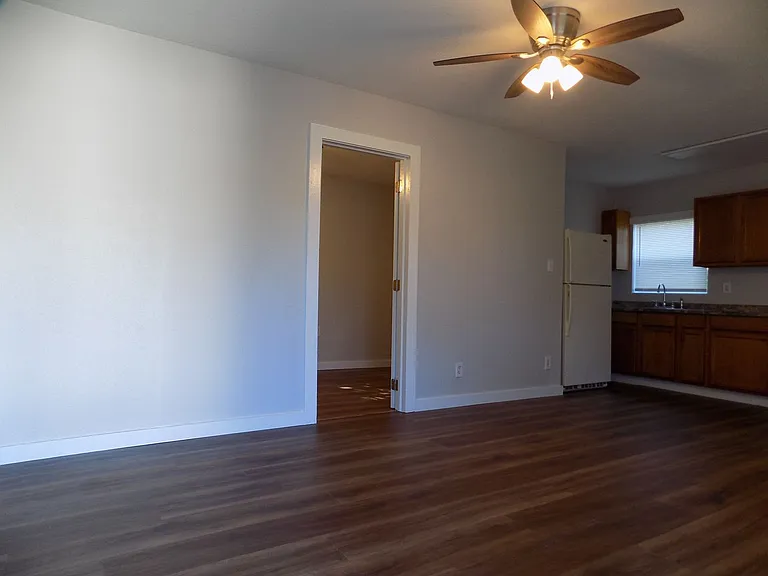 699 W Osceola St — Photo 3