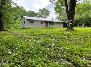 84 Old Meadows Pl, Crossville, TN 38571