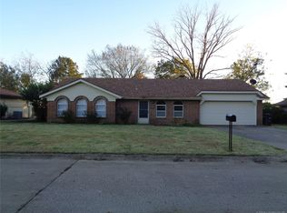 3717 Dana Dr, Bartlesville, OK 74006