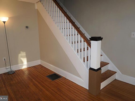 5th image of 2122 Rockhaven Ave