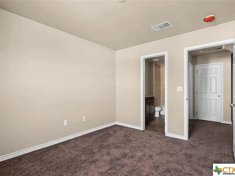504 Raymond St #B — Photo 11