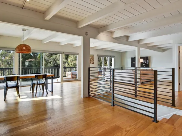 2323 Mastlands Dr, Oakland, CA 94611