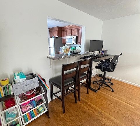 4th image of 195 Copeland St Unit B