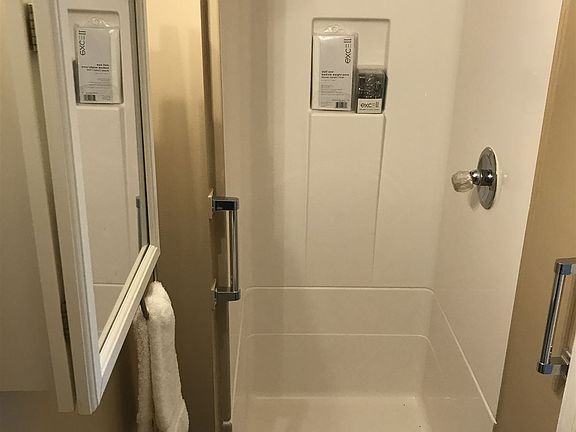 3rd image of 1322 E Us Highway 34 APT 3