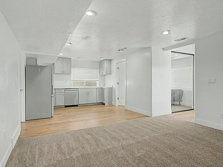 1531 W Stone Gate Dr — Photo 11