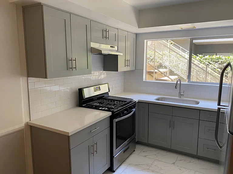 15204 Dickens St — Photo 3
