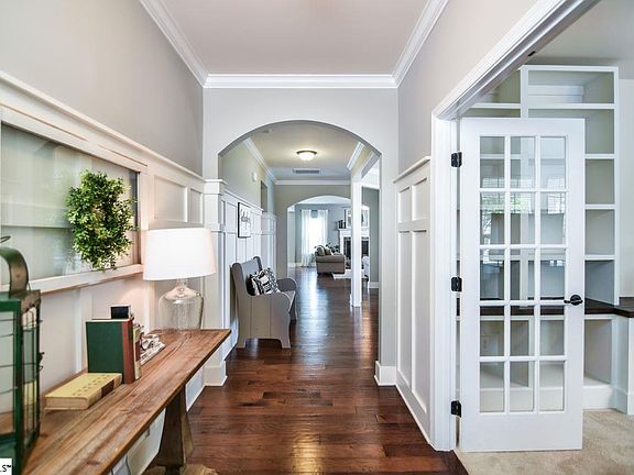 3rd image of 411 Bienville Pl