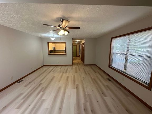 4th image of 1160 Windham Ct