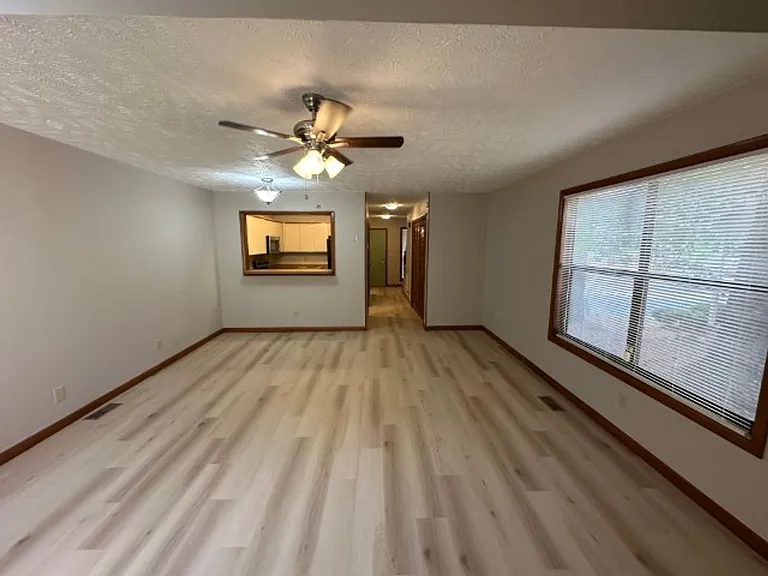 1160 Windham Ct — Photo 4