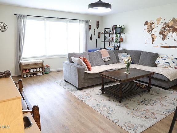 5th image of 1007 Crystal Ln
