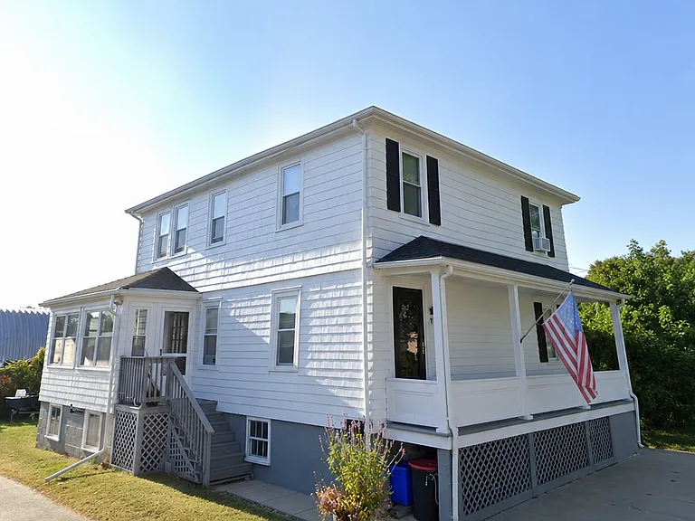 Reservoir Ave — Photo 10