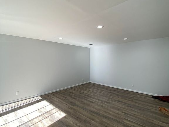 3rd image of 1611 N Hobart Blvd #204