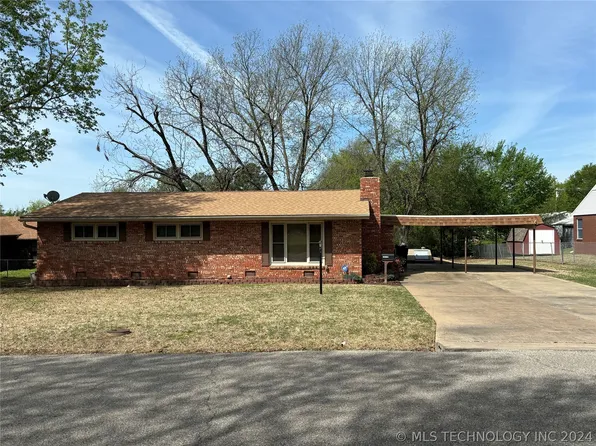 704 S Park Ave, Okmulgee, OK 74447