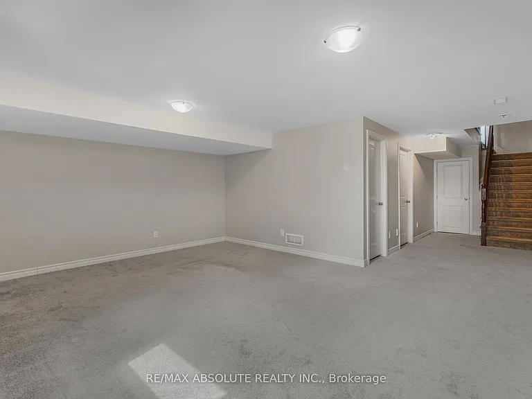 741 Namur St — Photo 23