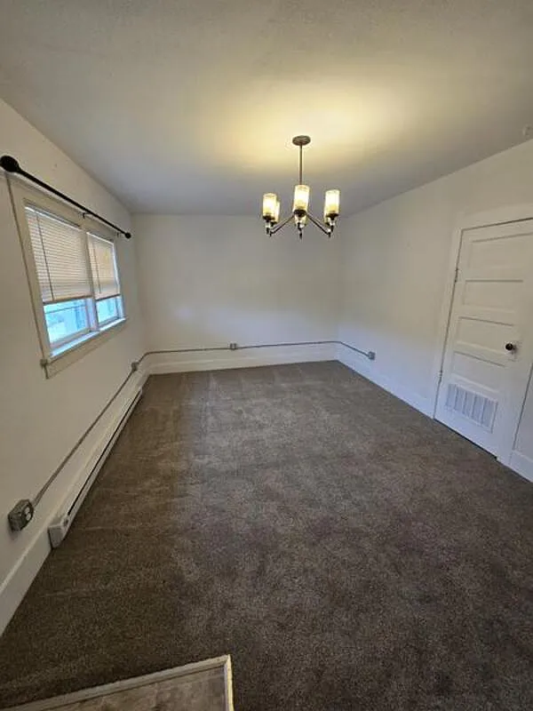 2 bed, 1.0 bath, 896 sqft, $1,400 — Photo 2