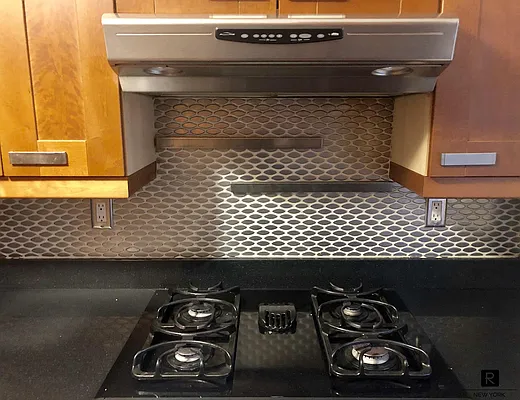 Sold by R New York | media 2