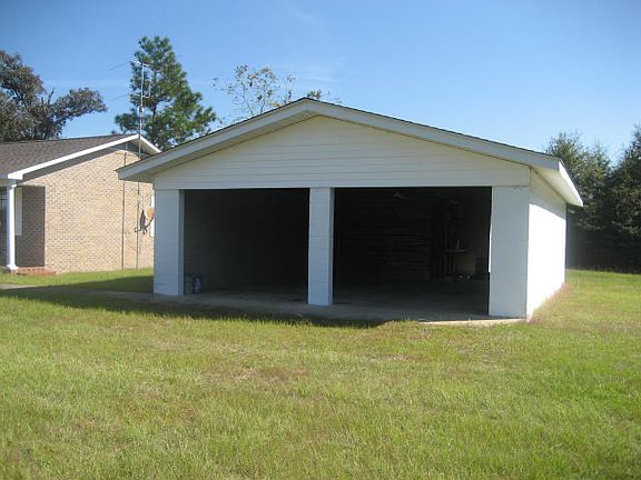Two car garage w/storage 