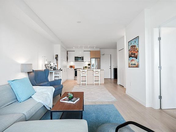 4th image of 13963 Boulevard 520 #105