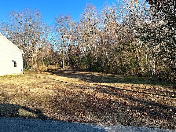 3rd image of 3220 Scarlet Dr