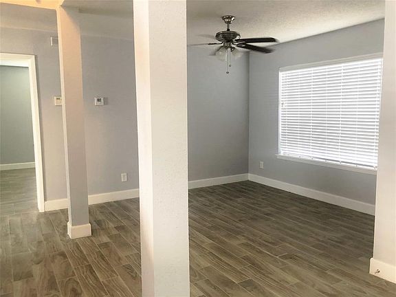 3rd image of 12818 Covey Ln