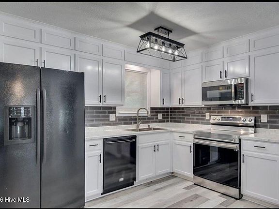 3rd image of 522 Gray Drive