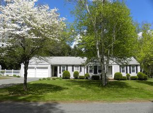 3 Brookdale Dr, Wilbraham, MA 01095
