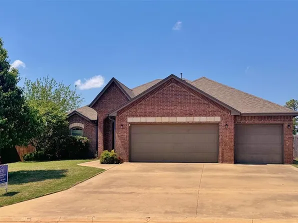 1530 NE Stonehouse Dr, Elgin, OK 73538