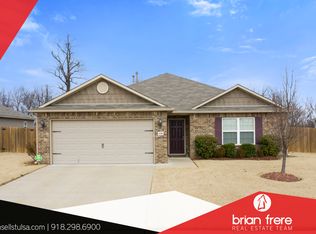 2708 W Charlotte St, Broken Arrow, OK 74011
