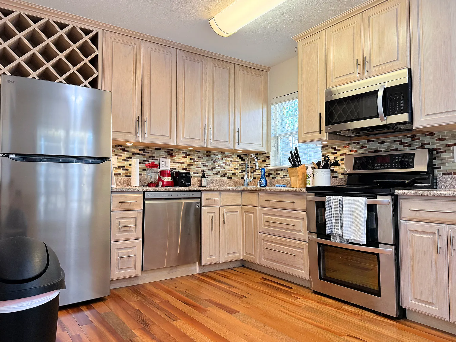 2 bed, 1171 sqft, $2,850 — Photo 2