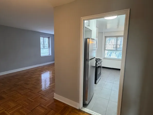 (undisclosed Address), Fresh Meadows, NY 11365