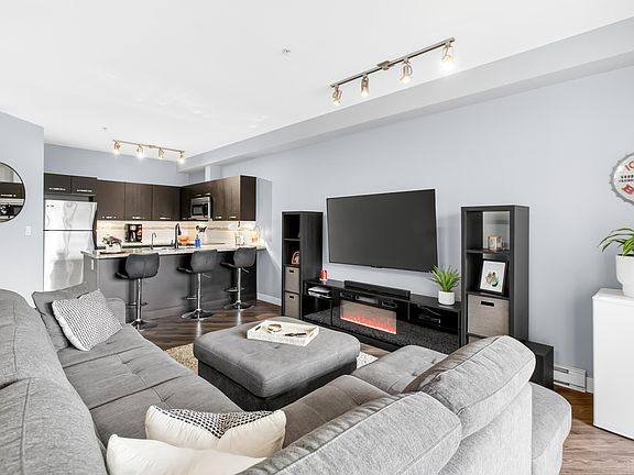 2nd image of 1975 McCallum Rd #215