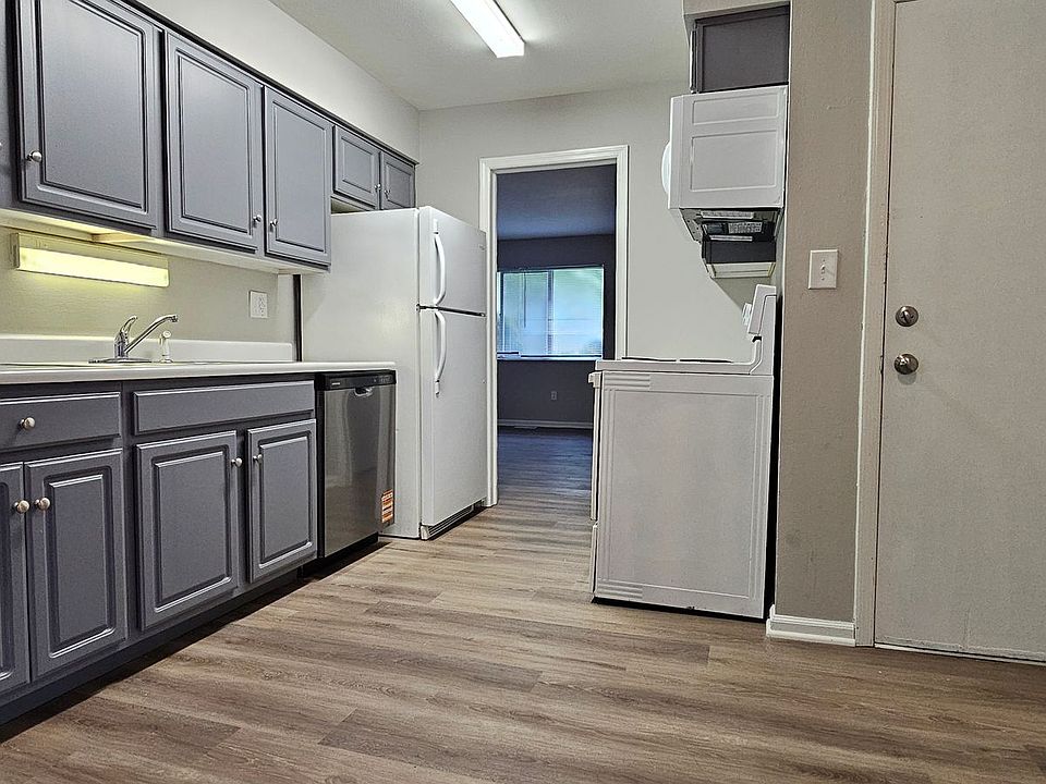 1st image of 3137-3139 Silver Rock Ave