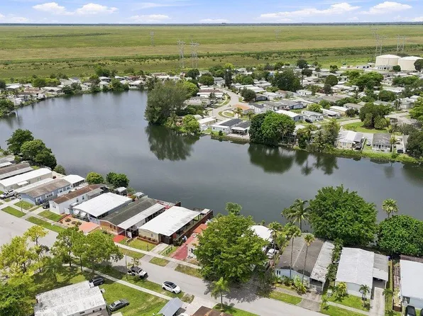 21671 S HERITAGE Circle, Pembroke Pines, FL 33029