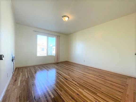 3rd image of 1403 41st Ave