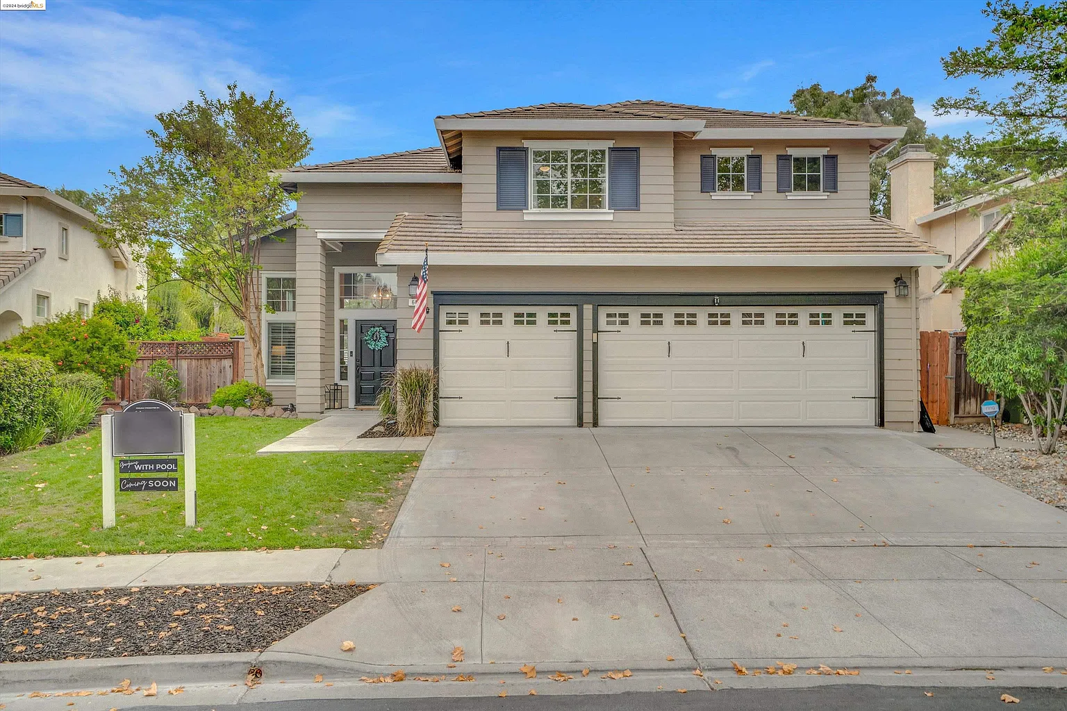 648 Sundale Ln photo 1