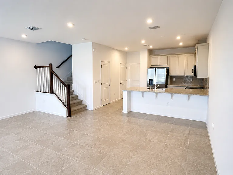 2125 Emil Jahna Rd — Photo 3