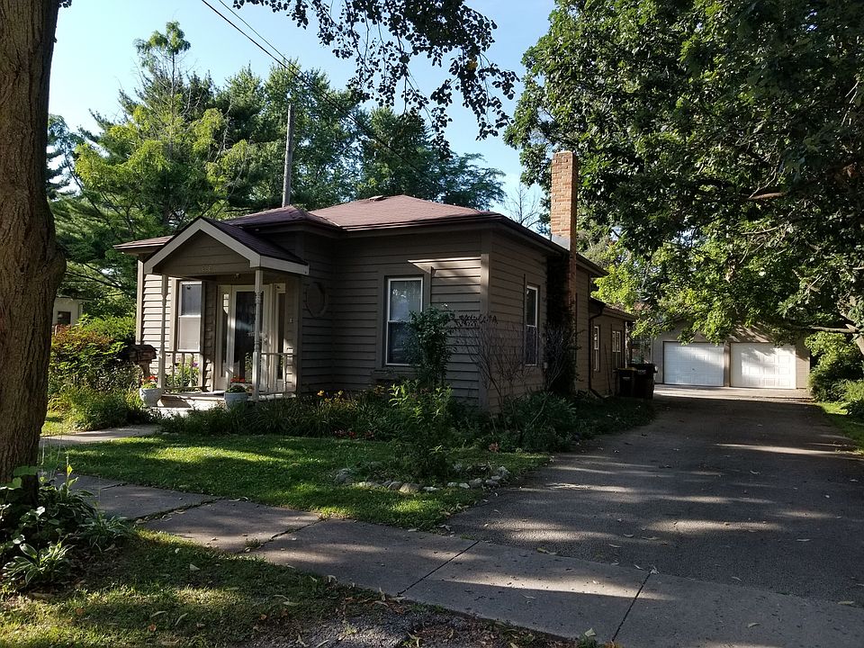1st image of 626 E Washington St