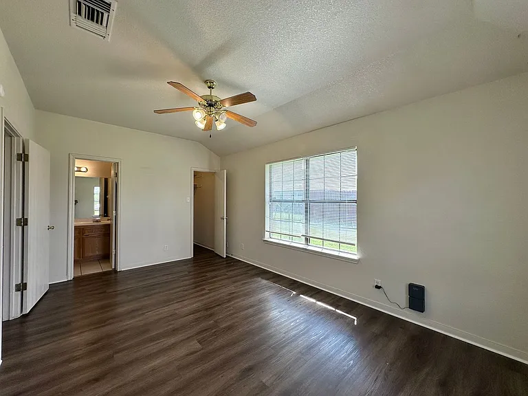 4311 Thunder Creek — Photo 21