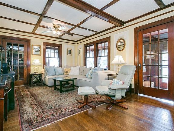 4th image of 18 Waldberg Ave