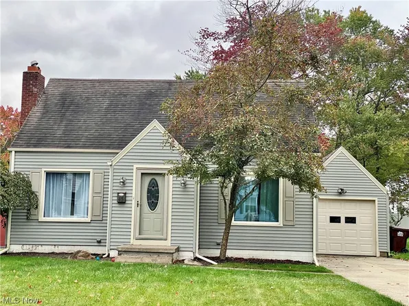 45 Edgewater Dr, Poland, OH 44514