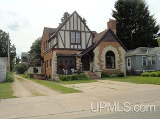 130 E Onota St, Munising, MI 49862