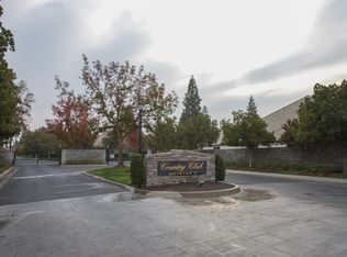 10407 N Spring Hills Dr, Fresno, CA